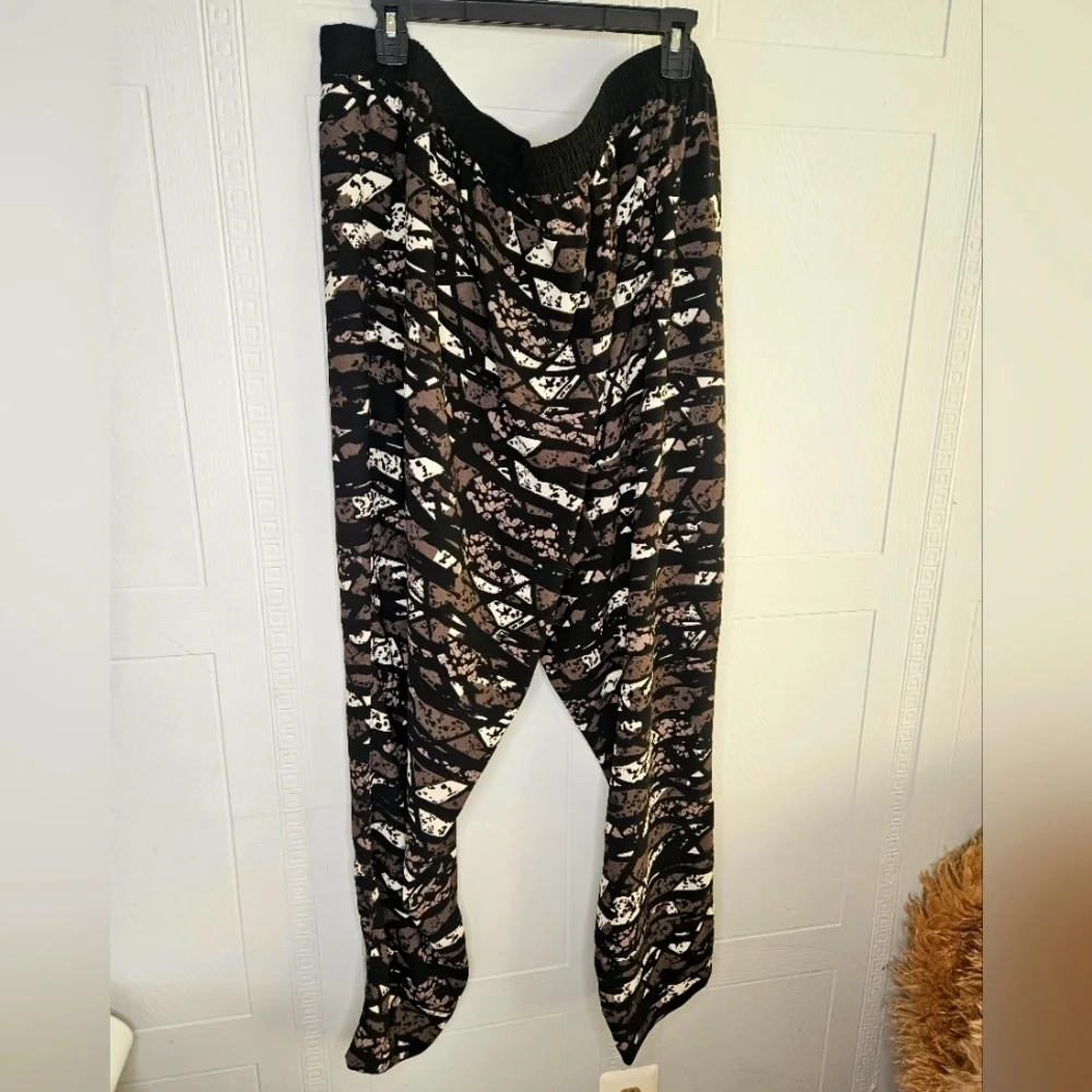 Michele Studio Abstract Print Pull On High Rise Taper Leg Pant Plus Sz 22 EUC